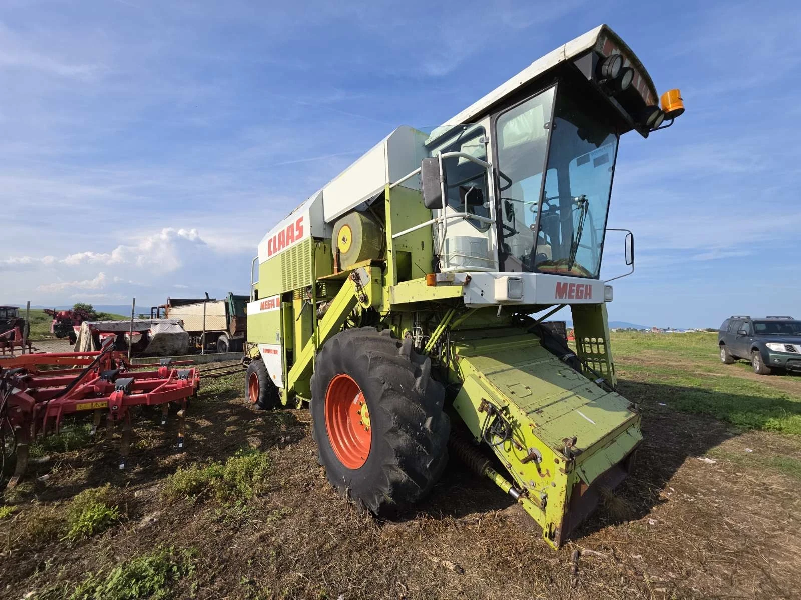 Комбайн Claas Mega, снимка 2 - Селскостопанска техника - 54766679