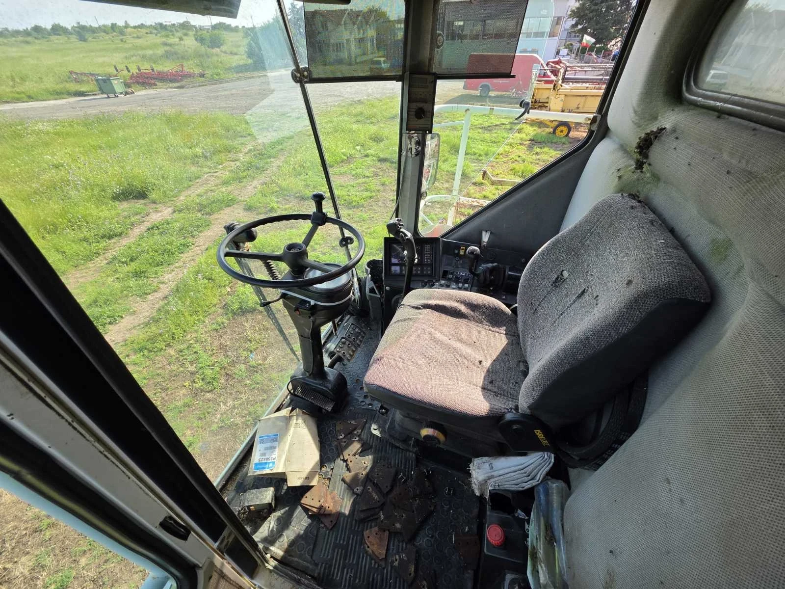Комбайн Claas Mega, снимка 4 - Селскостопанска техника - 54766679