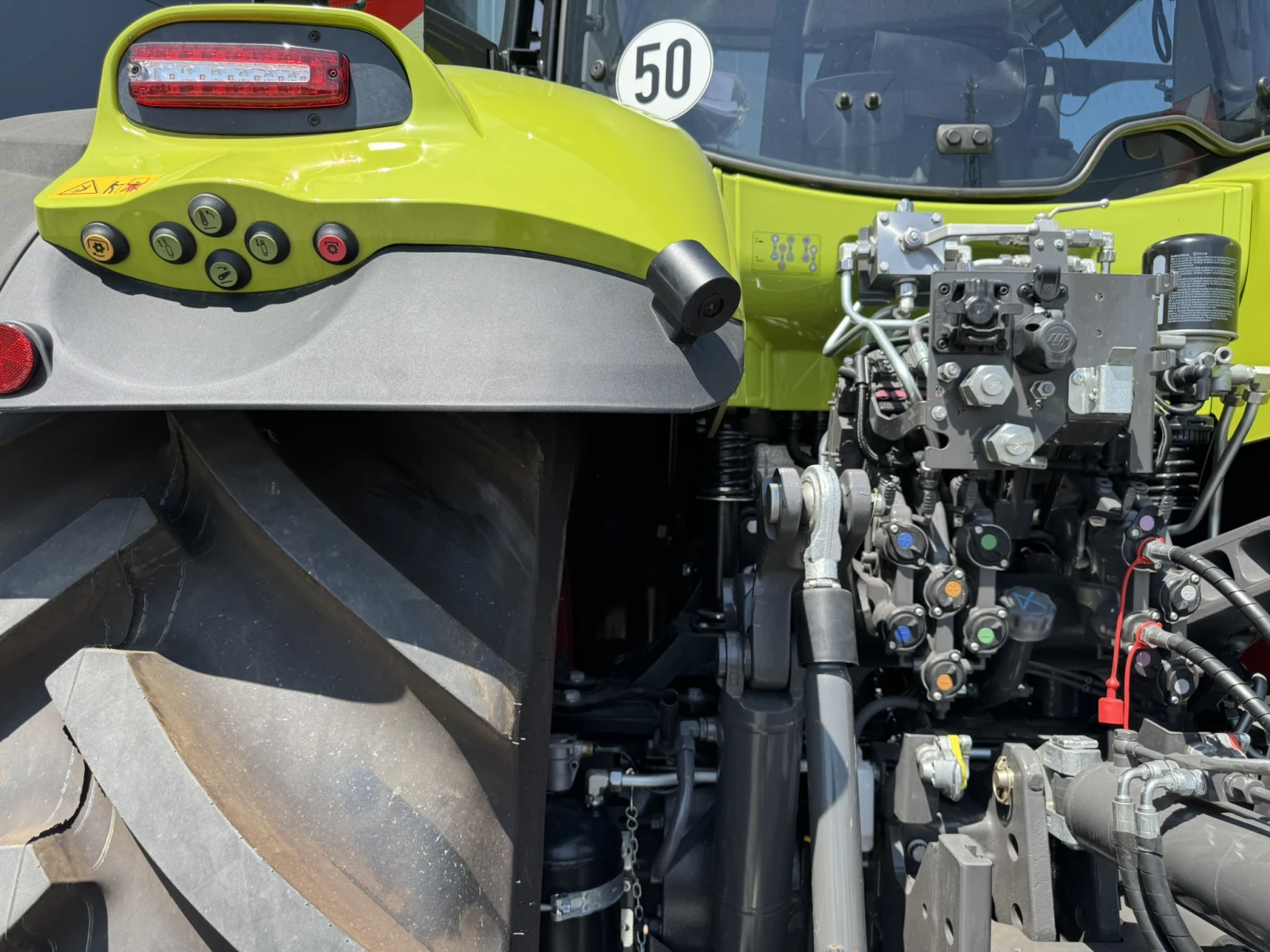 Трактор Claas CLAAS AXION 870 CMATIC CEBIS, снимка 16 - Селскостопанска техника - 55653708