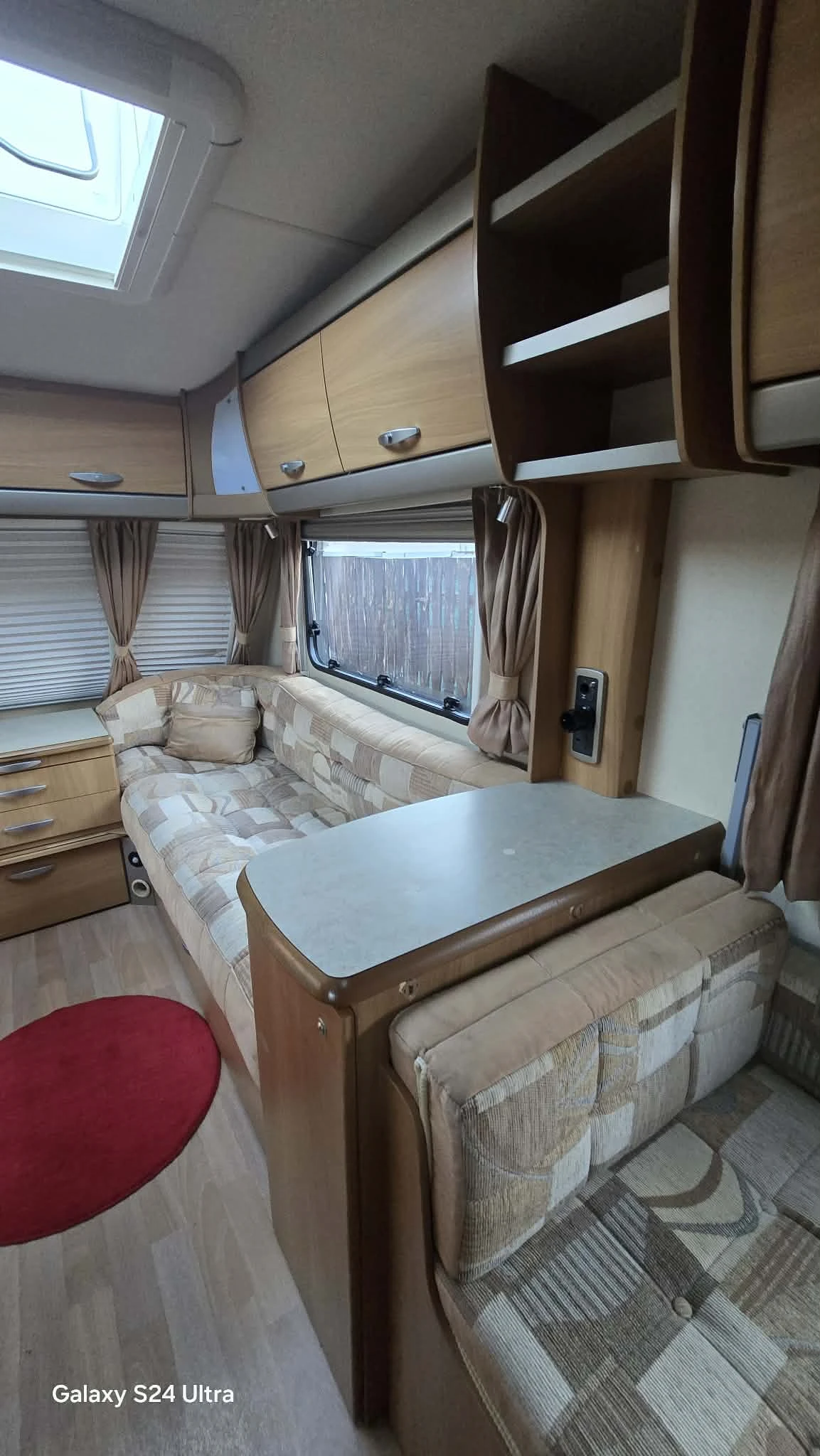 Каравана Swift Challenger, снимка 11 - Каравани и кемпери - 54155557