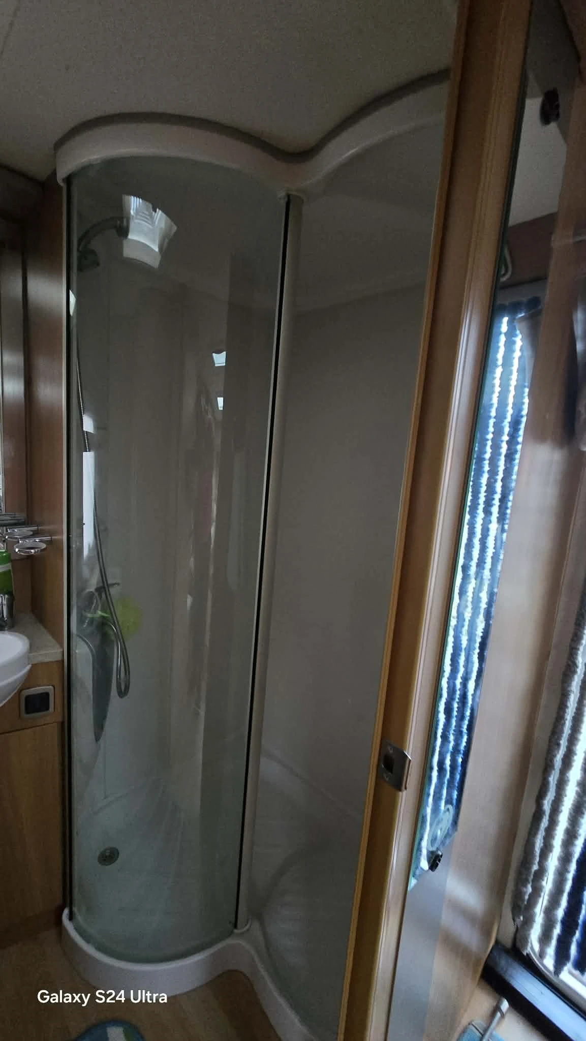 Каравана Swift Challenger, снимка 17 - Каравани и кемпери - 54155557