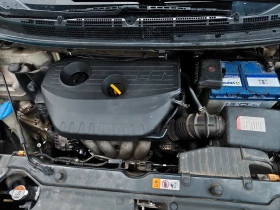 Kia Carens, снимка 4