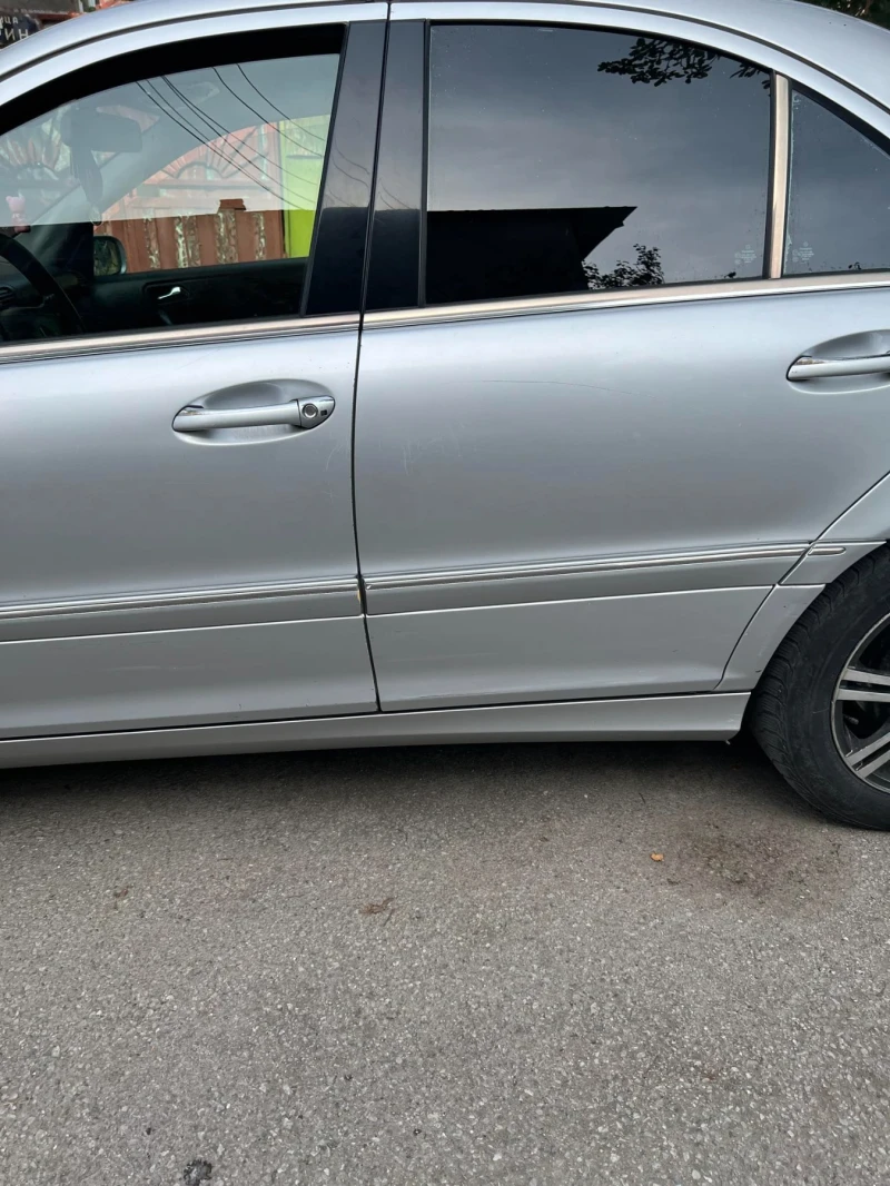 Mercedes-Benz C 220, снимка 2 - Автомобили и джипове - 47451862