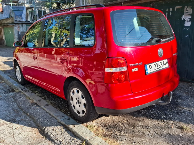 VW Touran, снимка 4 - Автомобили и джипове - 47603318