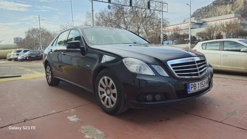 Mercedes-Benz E 220, снимка 3 - Автомобили и джипове - 48812417