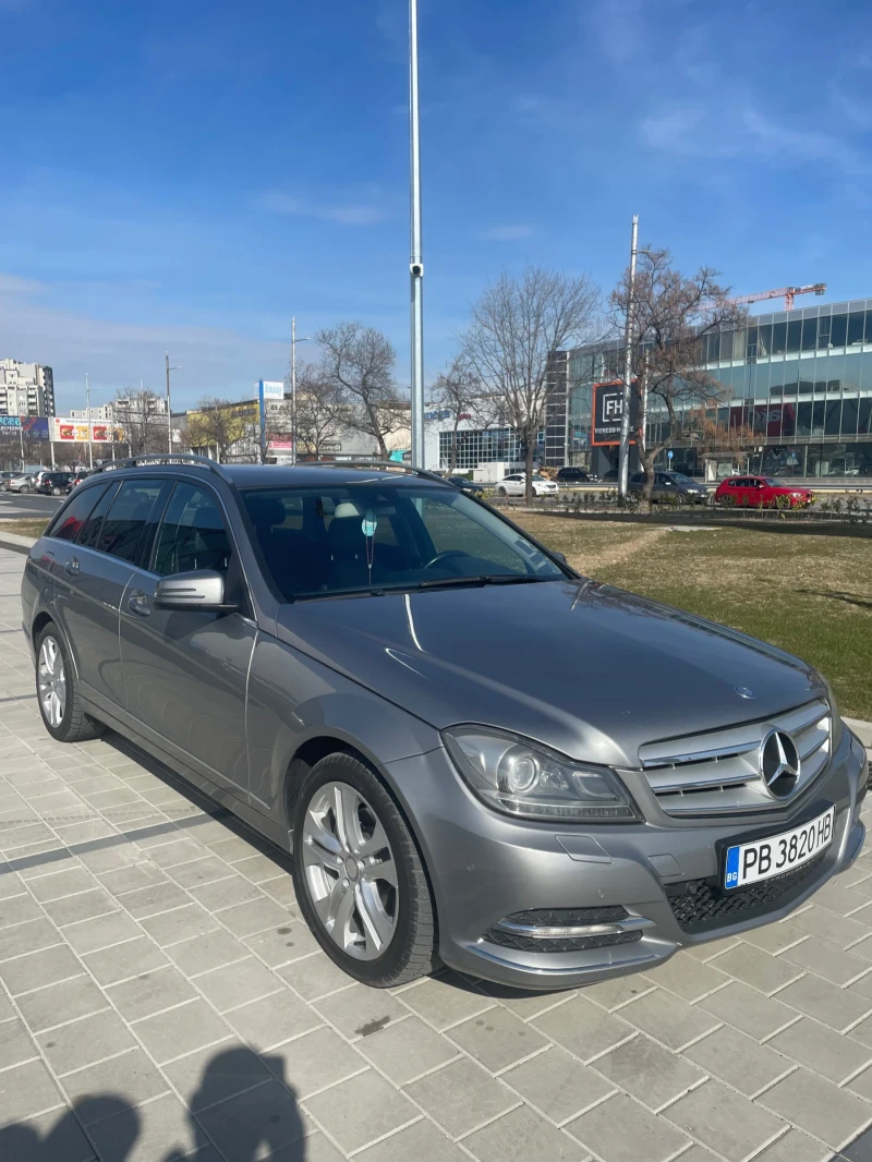 Mercedes-Benz C 220 Avantgarde, снимка 5 - Автомобили и джипове - 49176819