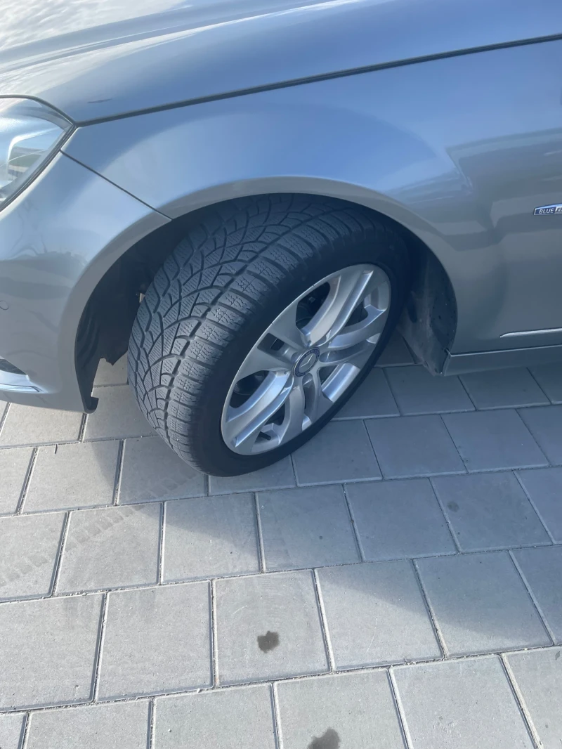 Mercedes-Benz C 220 Avantgarde, снимка 12 - Автомобили и джипове - 49176819