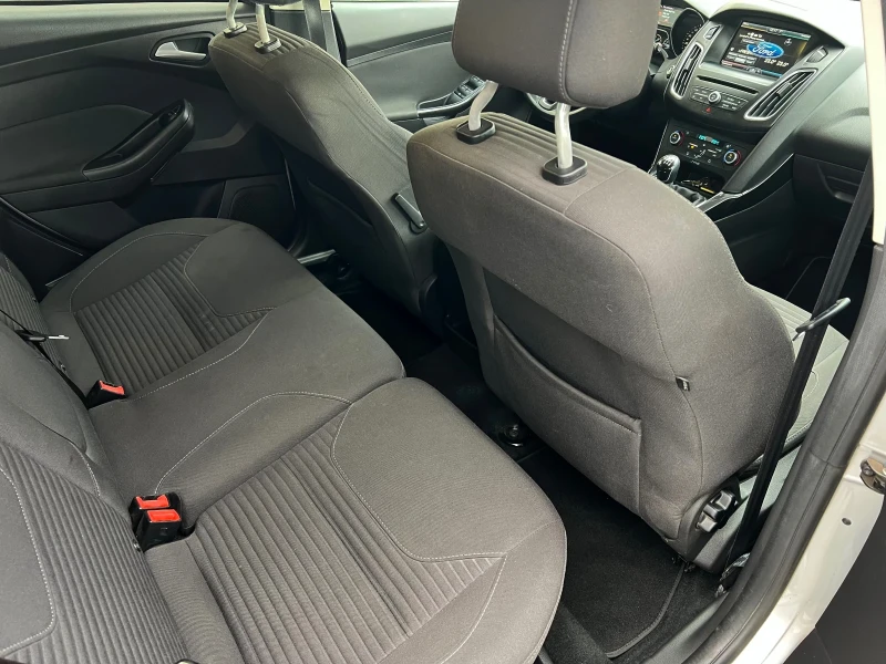Ford Focus 1.5 TDCI, снимка 11 - Автомобили и джипове - 53395599