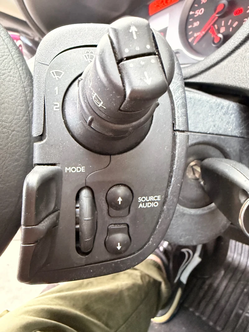 Renault Clio * 1.2* ЗАВОДСКА ГАЗ* , снимка 10 - Автомобили и джипове - 53403435