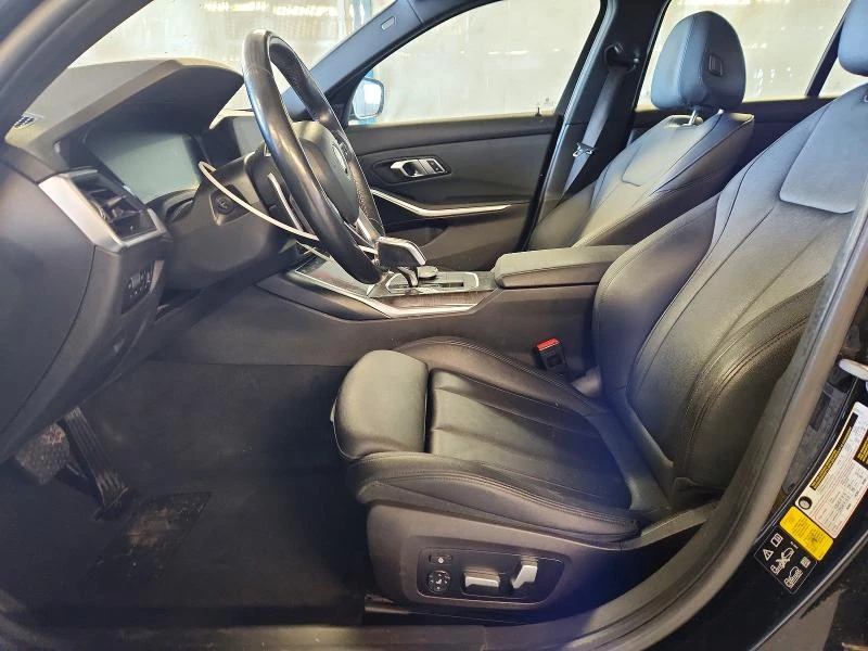 BMW 330 2.0L 4 ALL WHEEL DRIVE, снимка 7 - Автомобили и джипове - 54147913