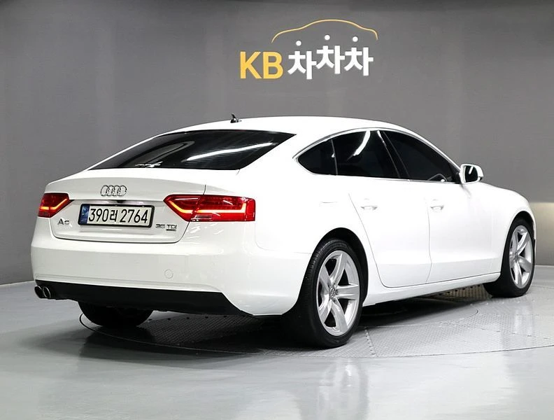 Audi A5 35 TDI / Quattro / CARFAX, снимка 3 - Автомобили и джипове - 55594390