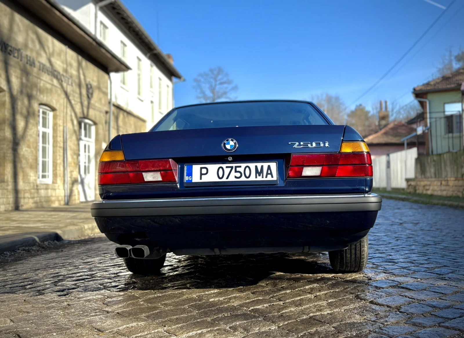 BMW 750  - изображение 6