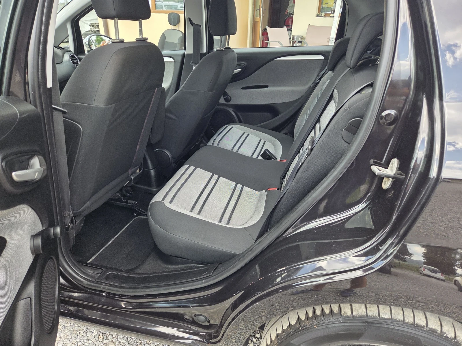 Fiat Punto 1.3 m-jet EVO | Mobile.bg — изображение 11