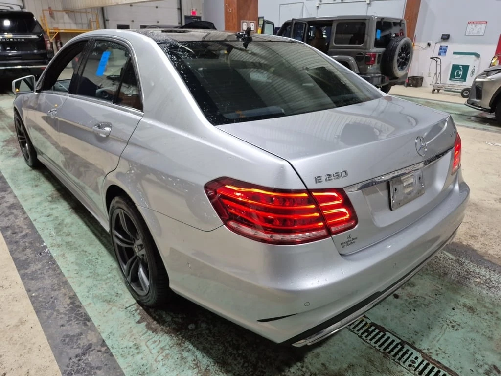 Mercedes-Benz E 250 * BLUETEC * CARFAX * ФИНАНСИРАНЕ - изображение 4