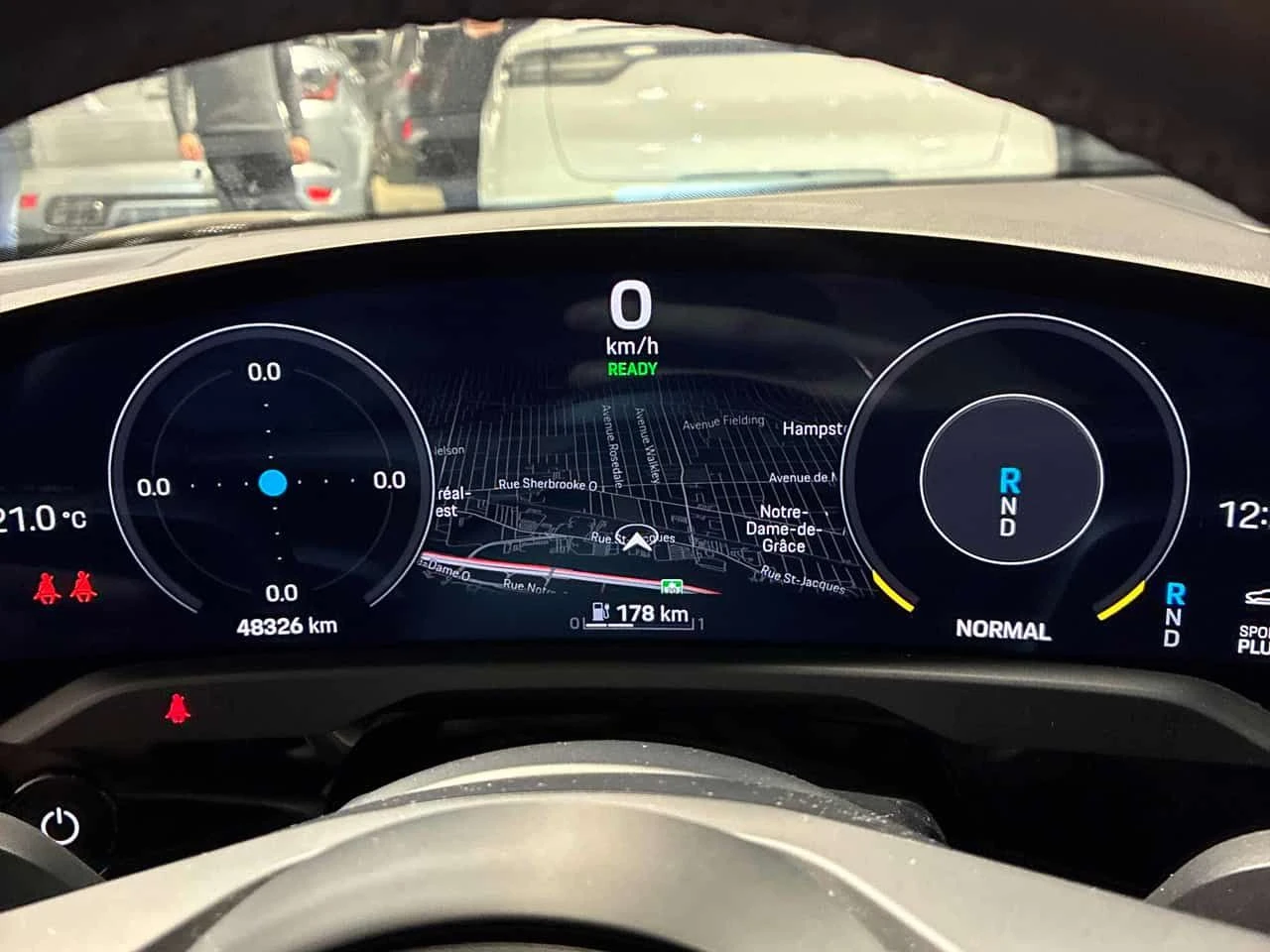 Porsche Taycan * 4S * CARFAX * BOSE* KEYLESS - изображение 8