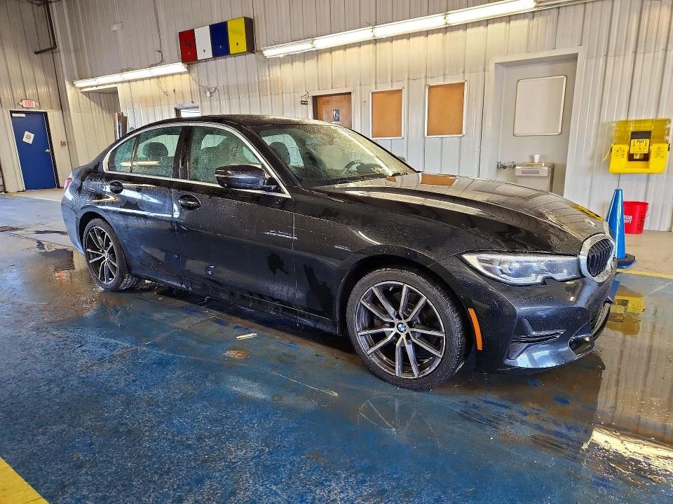 BMW 330 2.0L 4 ALL WHEEL DRIVE, снимка 4 - Автомобили и джипове - 54147913