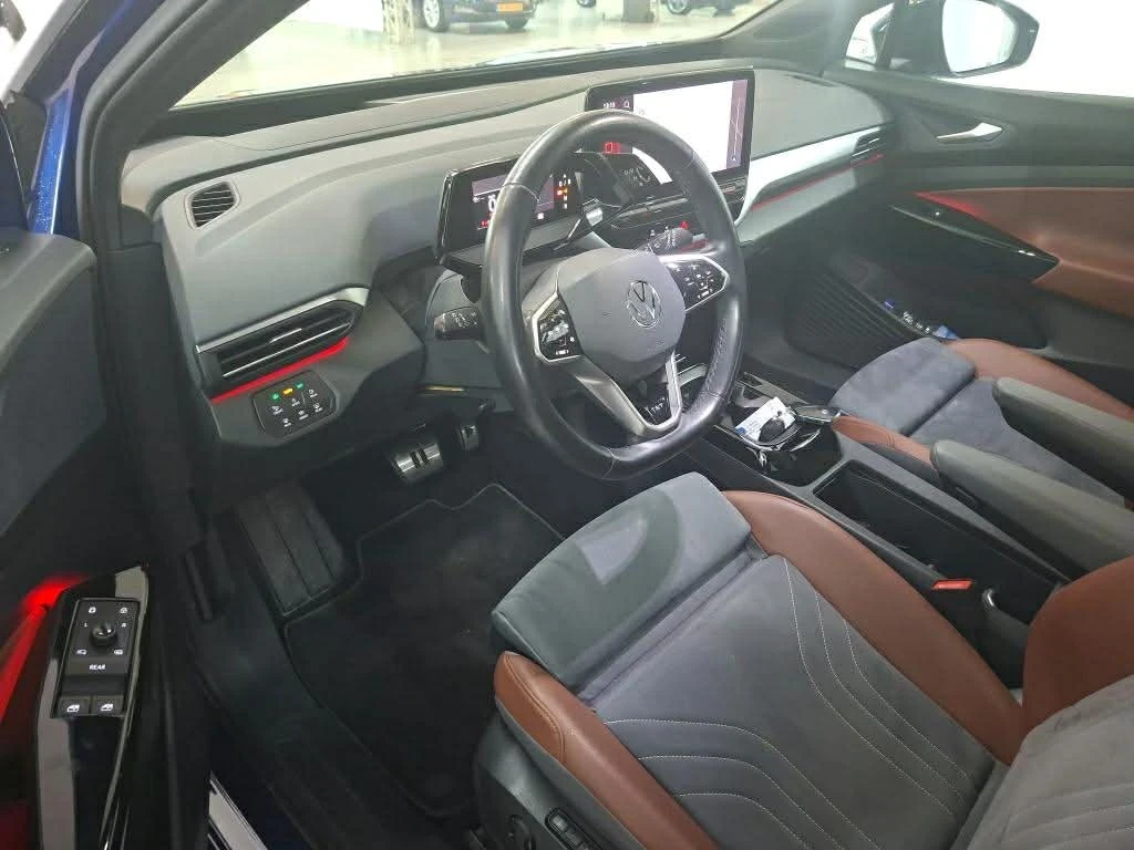 VW ID.4 77KWH/1ST MAX/ТЕРМОПОМПА/KEYLESS/HEAD-UP/FULL, снимка 7 - Автомобили и джипове - 54149846