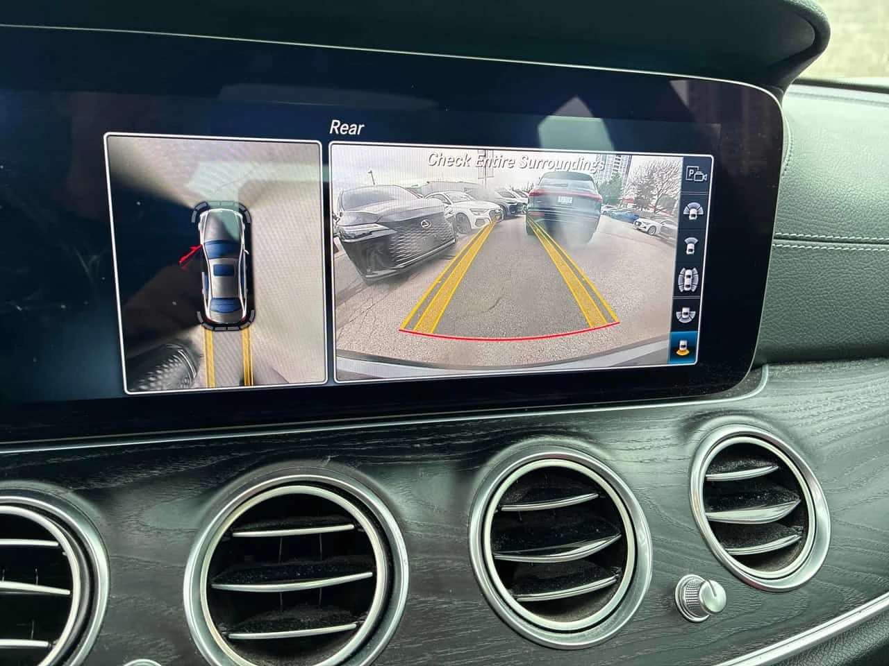 Mercedes-Benz E 400 * BURMASTER* ДИСТРОНИК* 360 КАМЕРА* ОБДУХВАНЕ* ПАН, снимка 11 - Автомобили и джипове - 54152054