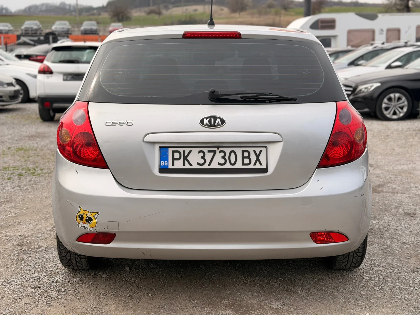 Kia Ceed 1.6 115kc, снимка 5 - Автомобили и джипове - 54257276