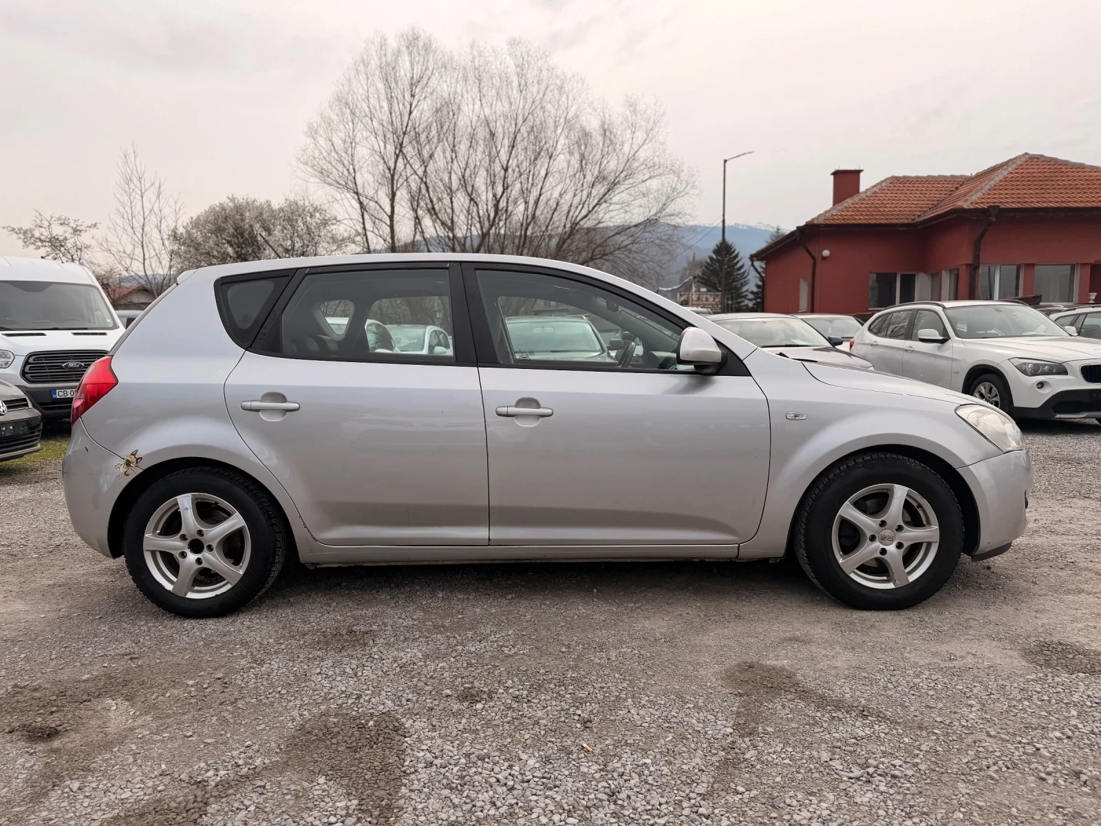 Kia Ceed 1.6 115kc, снимка 8 - Автомобили и джипове - 54257276