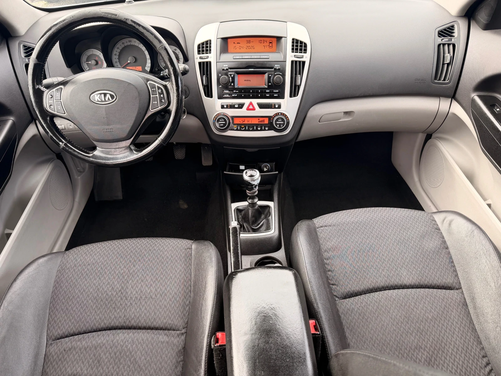 Kia Ceed 1.6 115kc, снимка 11 - Автомобили и джипове - 54257276