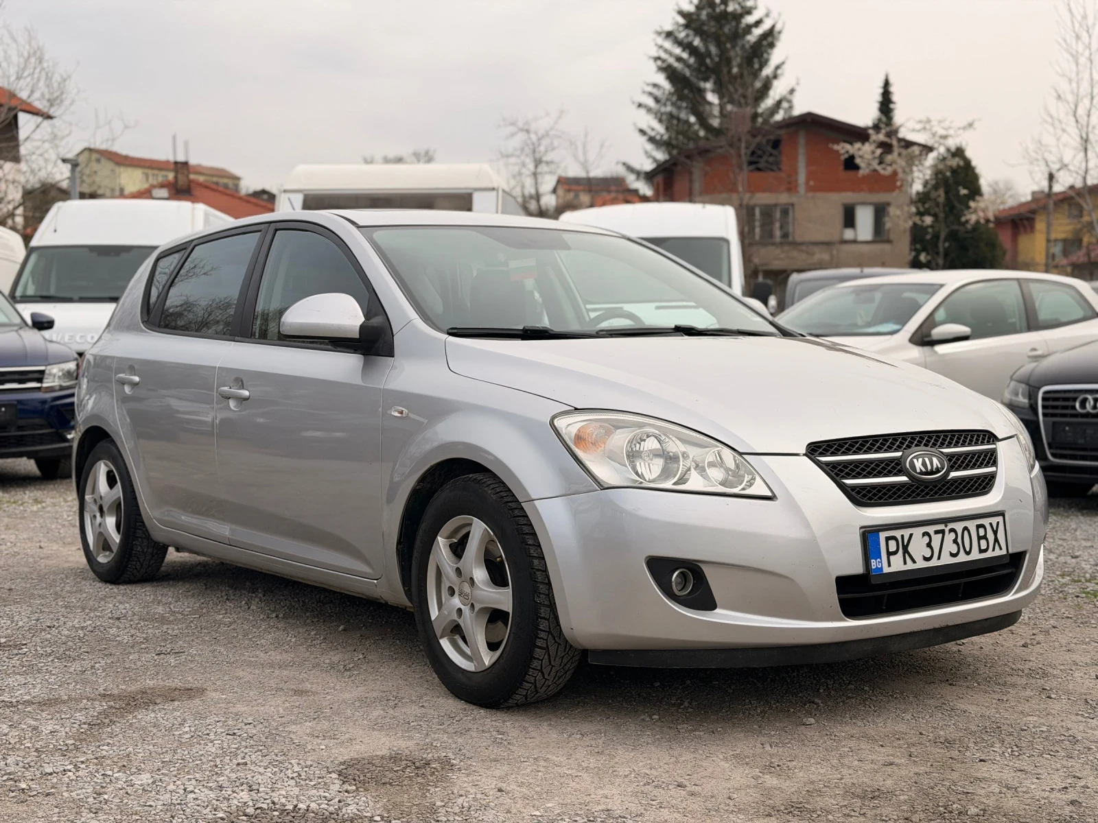 Kia Ceed 1.6 115kc, снимка 4 - Автомобили и джипове - 54257276