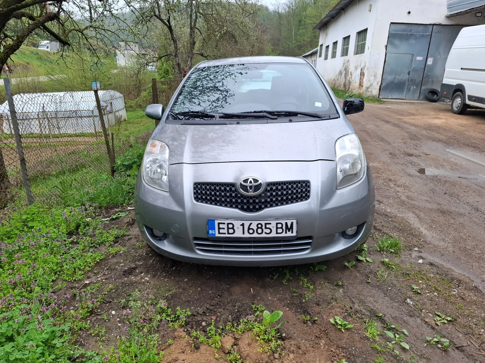 Toyota Yaris 1.3, снимка 10 - Автомобили и джипове - 54279825