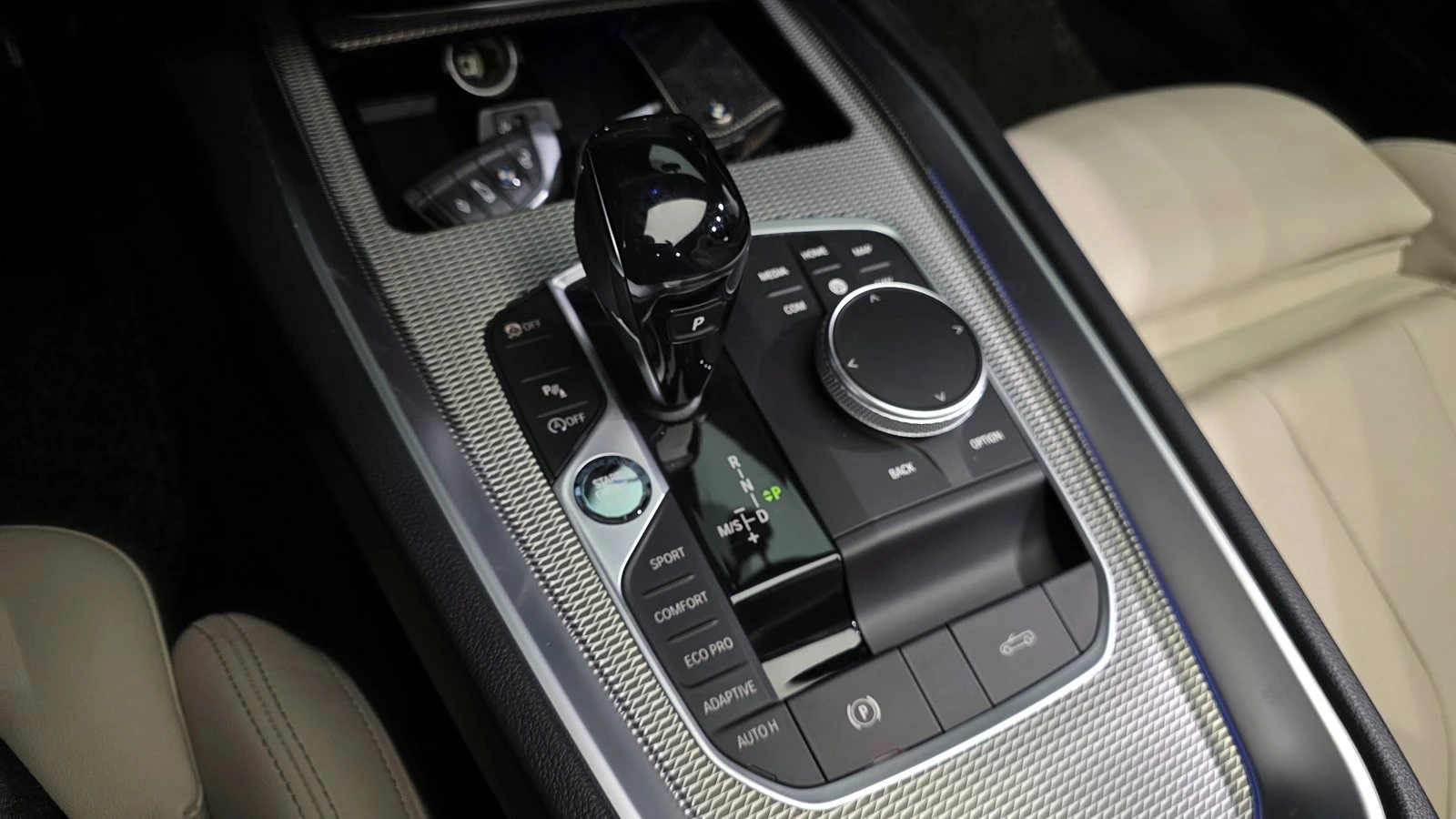 BMW Z4 M40i* HUD* BLIND SPOT* ПОДГРЕВ ВОЛАН* КРАЙНА ЦЕНА, снимка 9 - Автомобили и джипове - 55387656