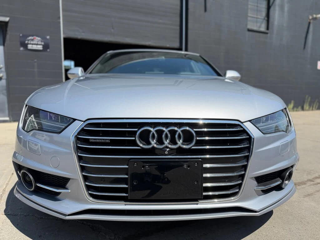 Audi A7 Technik/S-Line/BOSE/360/Сервизна история/1 собств/, снимка 3 - Автомобили и джипове - 55433204