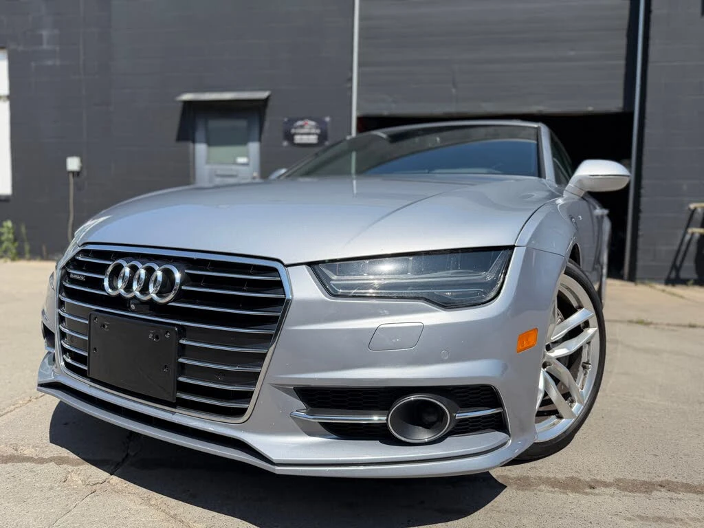 Audi A7 Technik/S-Line/BOSE/360/Сервизна история/1 собств/, снимка 2 - Автомобили и джипове - 55433204