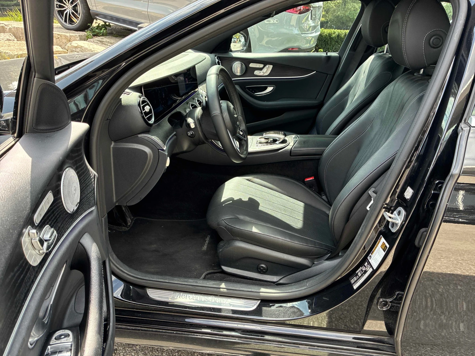 Mercedes-Benz E 300 * CARFAX * ОПЦИЯ ЗА ФИНАНСИРАНЕ , снимка 5 - Автомобили и джипове - 55979947