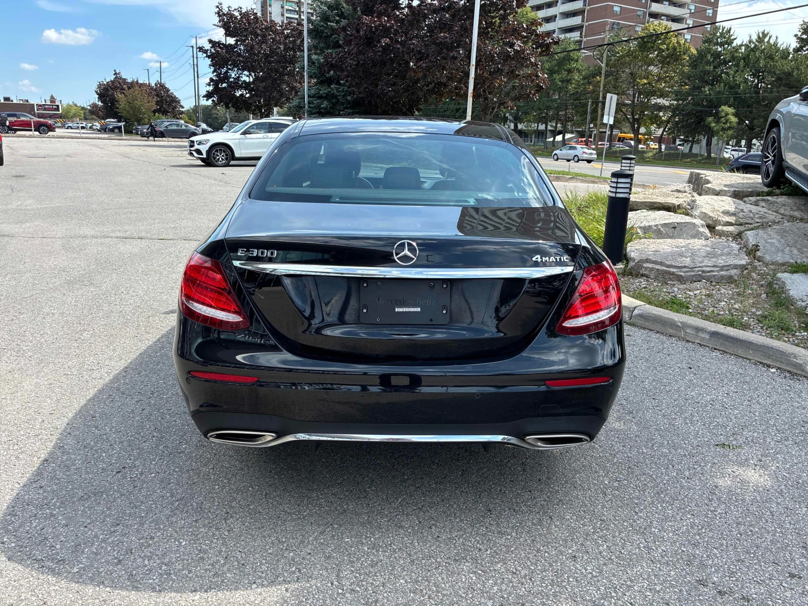 Mercedes-Benz E 300 * CARFAX * ОПЦИЯ ЗА ФИНАНСИРАНЕ , снимка 15 - Автомобили и джипове - 55979947