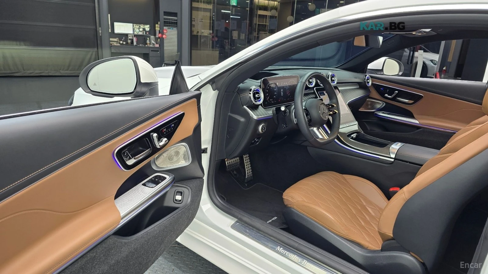 Mercedes-Benz CLE 450 4MATIC* BURMESTER* DISTRONIC* 360* МАСАЖИ* ОБДУХ* , снимка 8 - Автомобили и джипове - 56131348