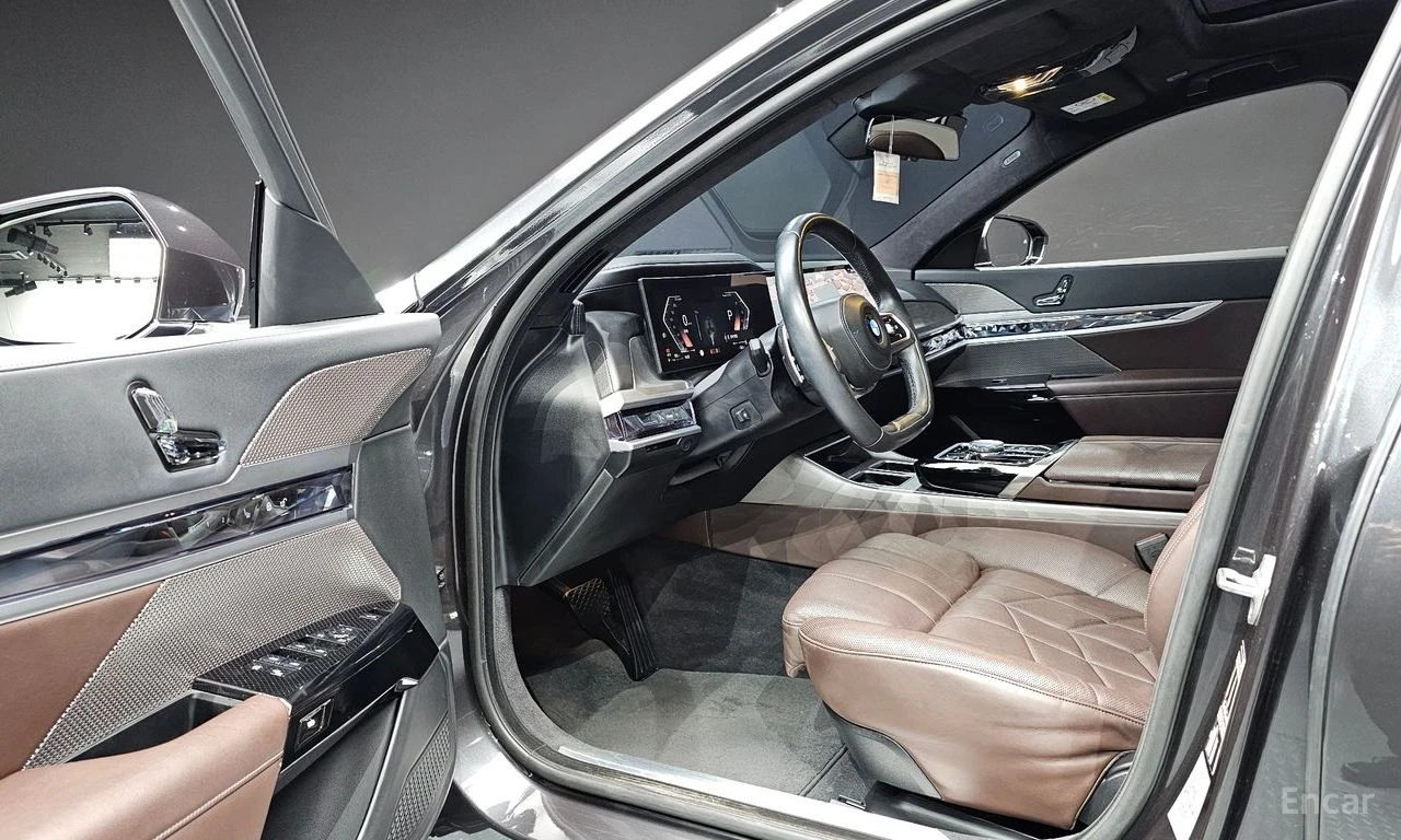 BMW 740 740i sDrive Design Pure Excellence, снимка 10 - Автомобили и джипове - 56677849