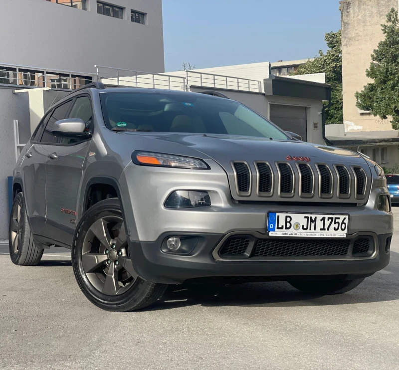 Jeep Cherokee 2.4 Бензин Газ, снимка 1 - Автомобили и джипове - 46162644