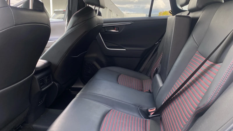 Toyota Rav4 2.5 PHEV STYLE Bi-Tone, снимка 12 - Автомобили и джипове - 52130356