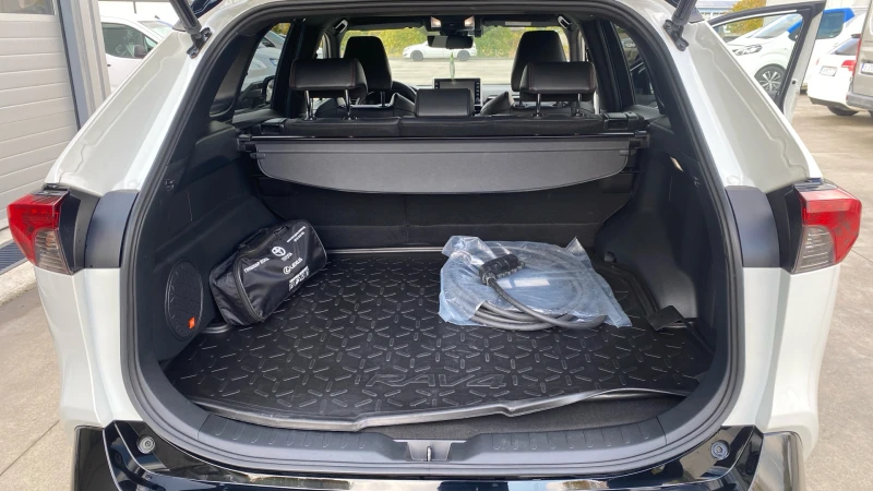 Toyota Rav4 2.5 PHEV STYLE Bi-Tone, снимка 13 - Автомобили и джипове - 52130356
