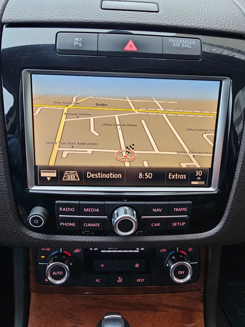 VW Touareg, снимка 14 - Автомобили и джипове - 53283659