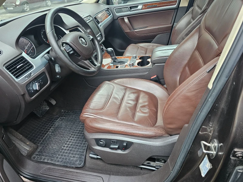 VW Touareg, снимка 9 - Автомобили и джипове - 53283659