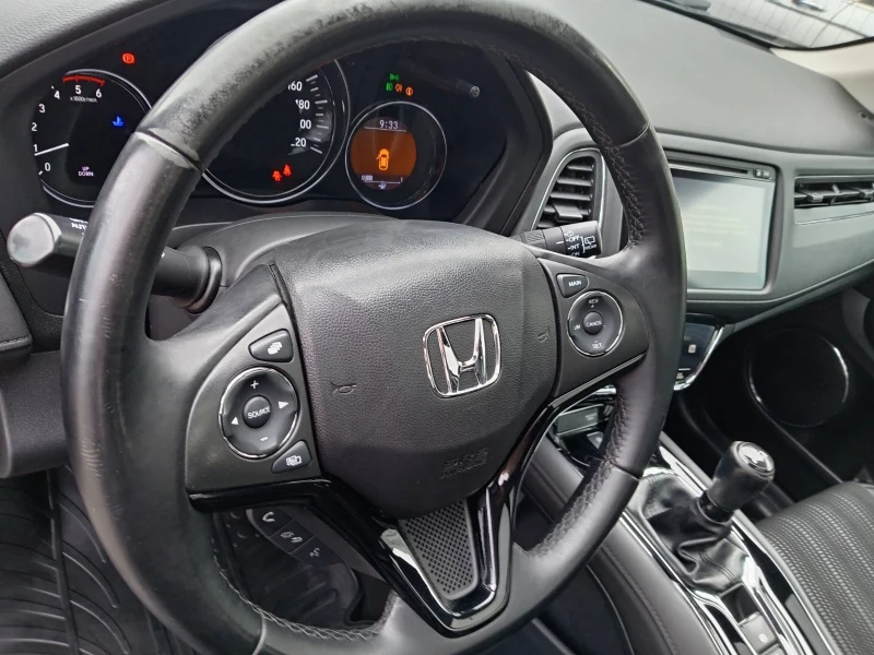 Honda Hr-v 1.6DTEC* LED* KOJA* PANORAMA* KEYLESS* , снимка 9 - Автомобили и джипове - 53453036