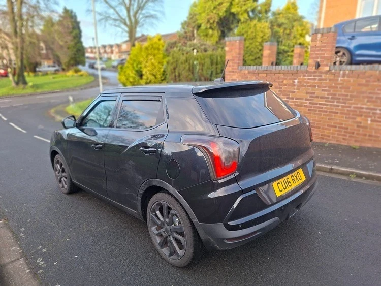 SsangYong Tivoli 1.6d, снимка 6 - Автомобили и джипове - 54674745