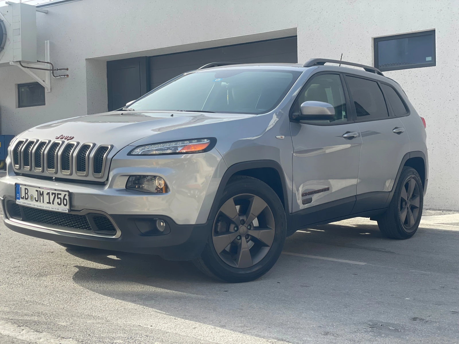 Jeep Cherokee 2.4 Бензин Газ - изображение 2