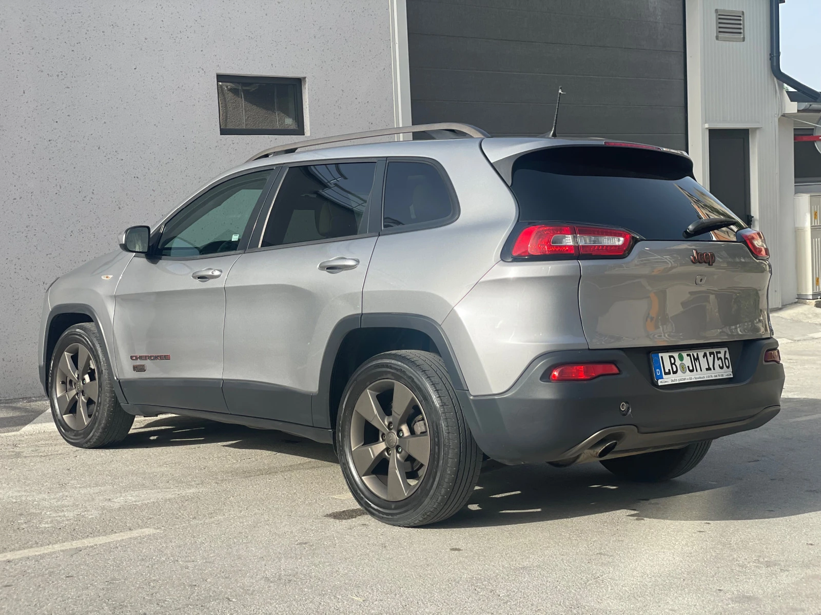 Jeep Cherokee 2.4 Бензин Газ - изображение 3