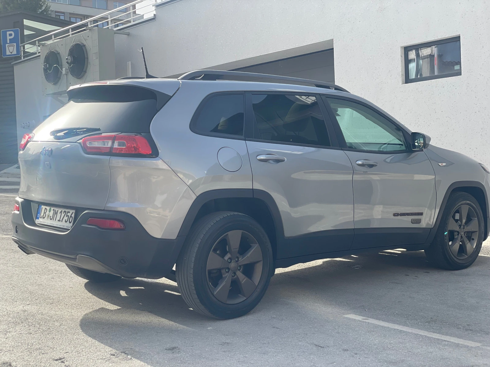 Jeep Cherokee 2.4 Бензин Газ - изображение 5