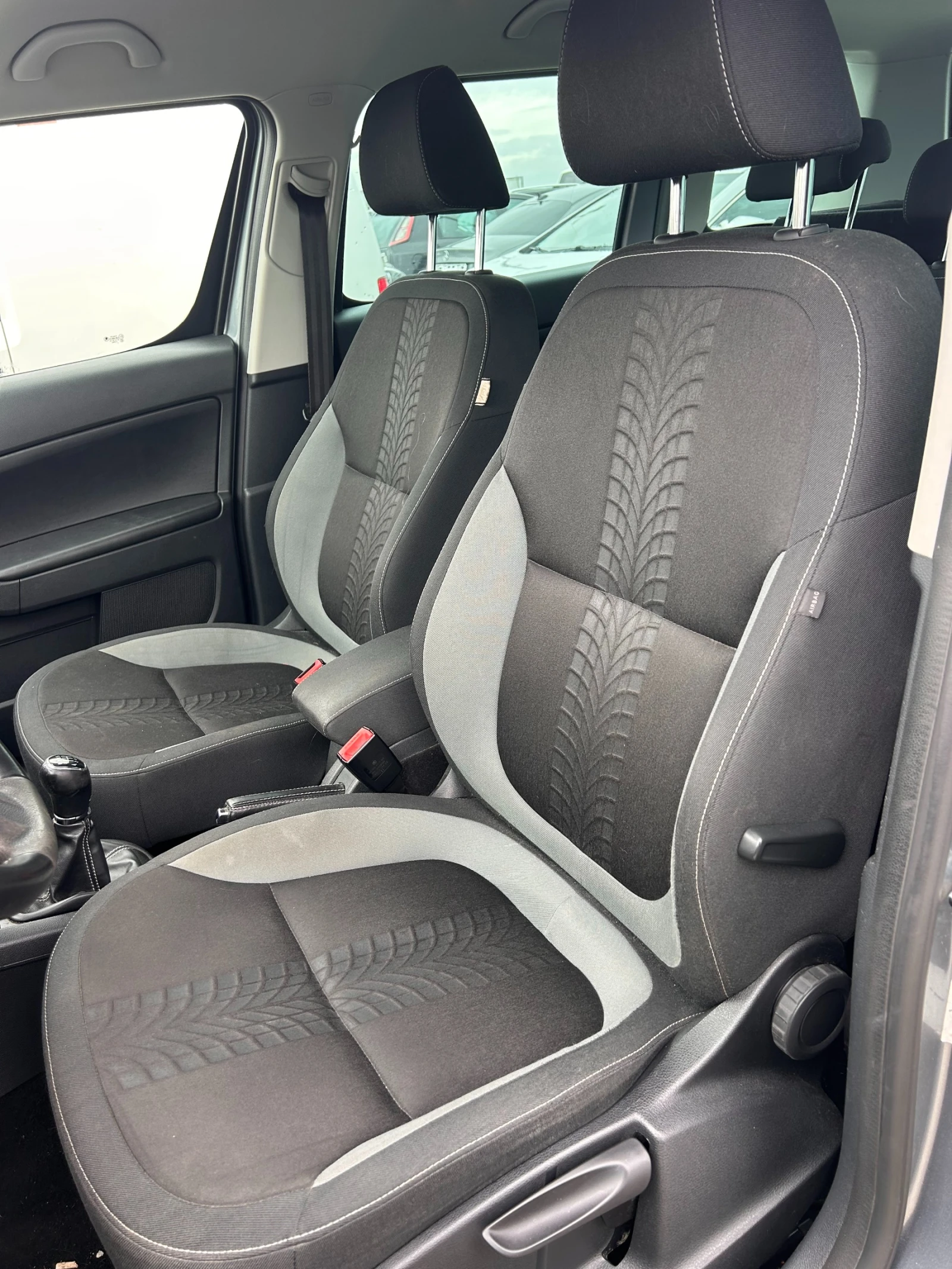 Skoda Yeti 1.2TSI NAVI EURO 5 - изображение 9