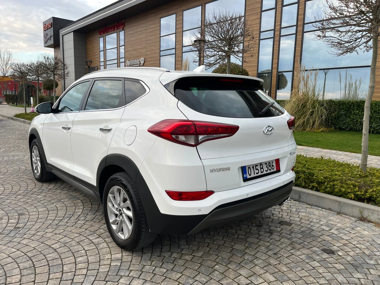 Hyundai Tucson 2.0CRDi* 4WD* line Keep Asst* Navi* Camera* Full!! | Mobile.bg � ����������� 4