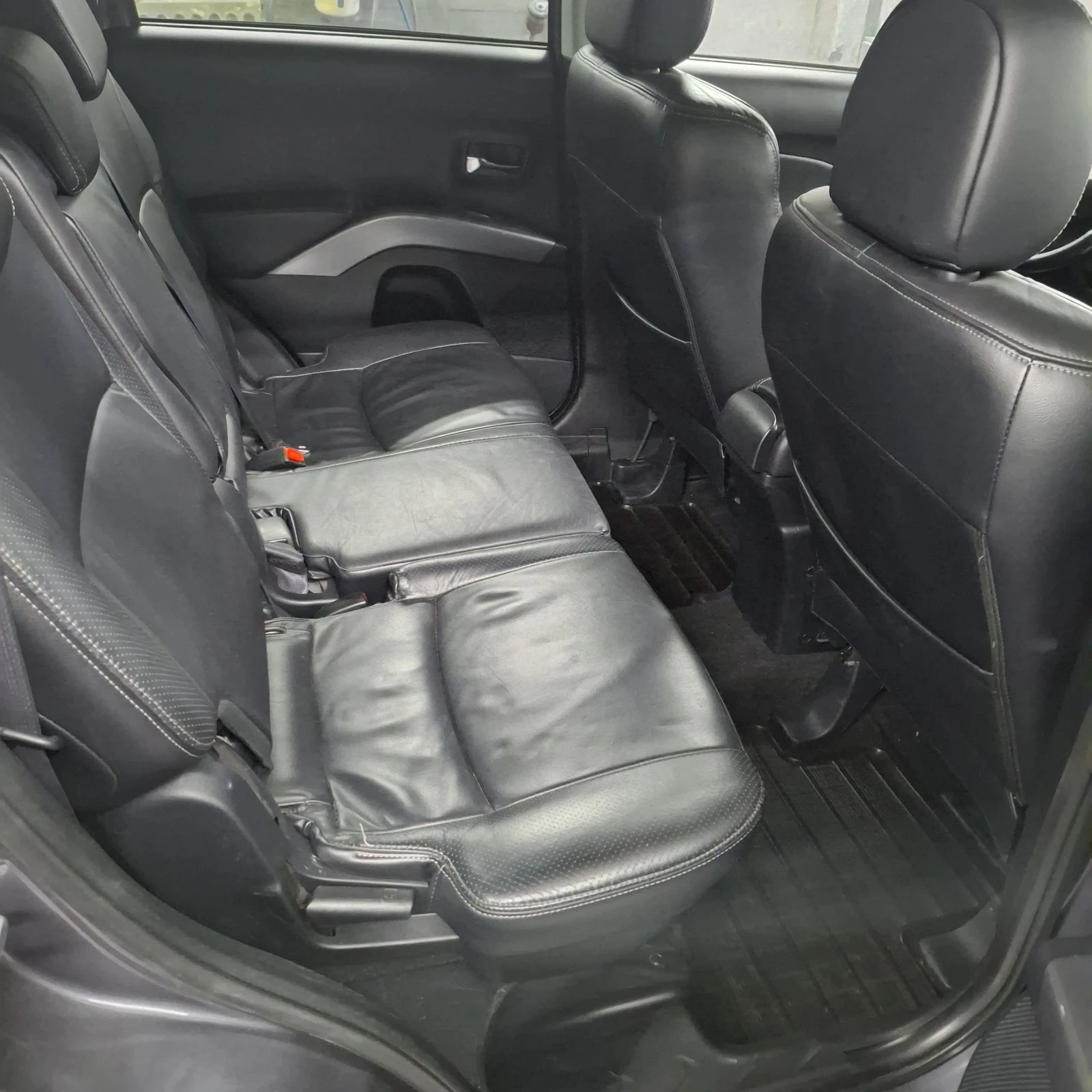 Mitsubishi Outlander, снимка 4 - Автомобили и джипове - 54364533