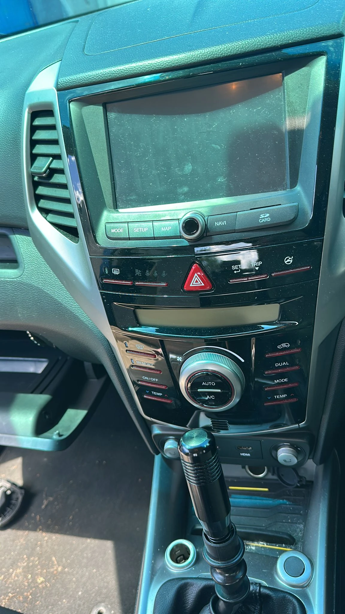 SsangYong Tivoli 1.6d, снимка 9 - Автомобили и джипове - 54674745