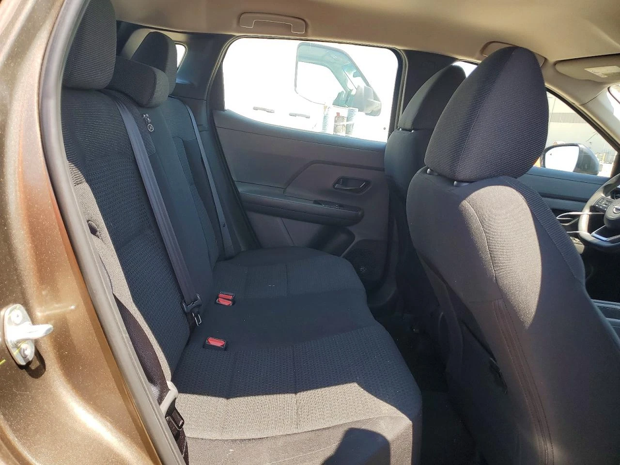 Други Друг 2.0l Nissan Kicks S, снимка 11 - Автомобили и джипове - 56107912