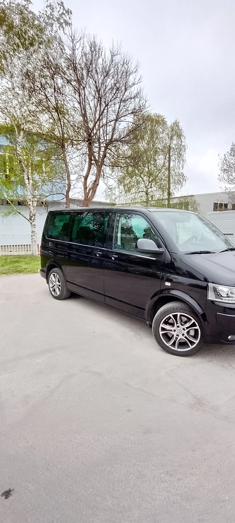 VW Multivan, снимка 2 - Бусове и автобуси - 56314644